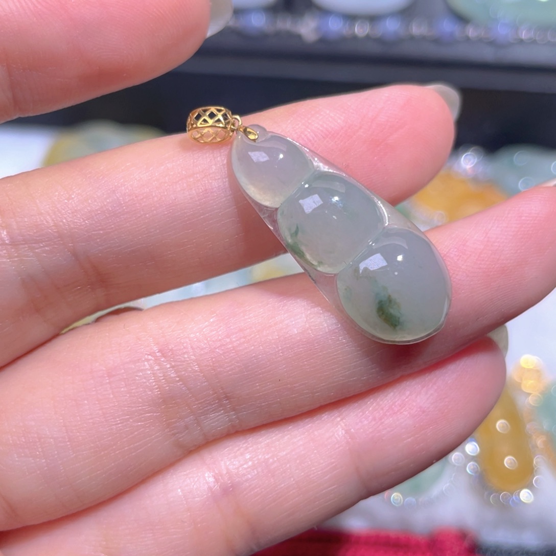 颈饰18K金镶嵌翡翠翡翠