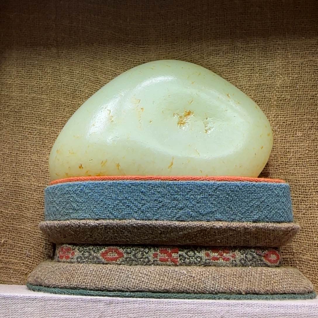 和田玉未镶嵌车挂