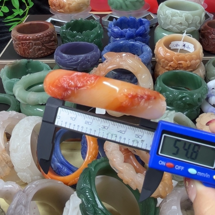 石英质玉手镯未镶嵌
