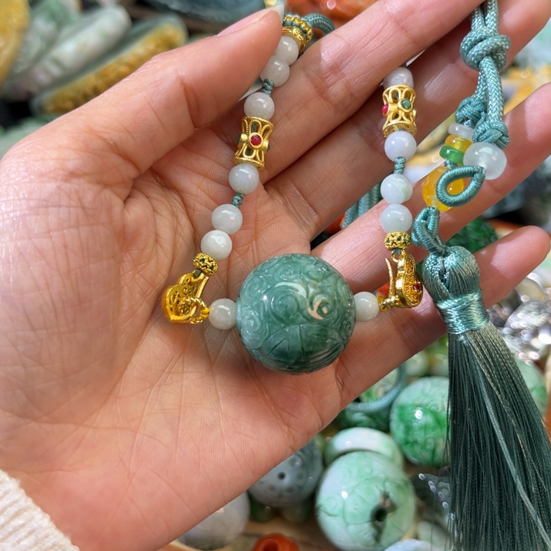 翡翠颈饰未镶嵌待编款