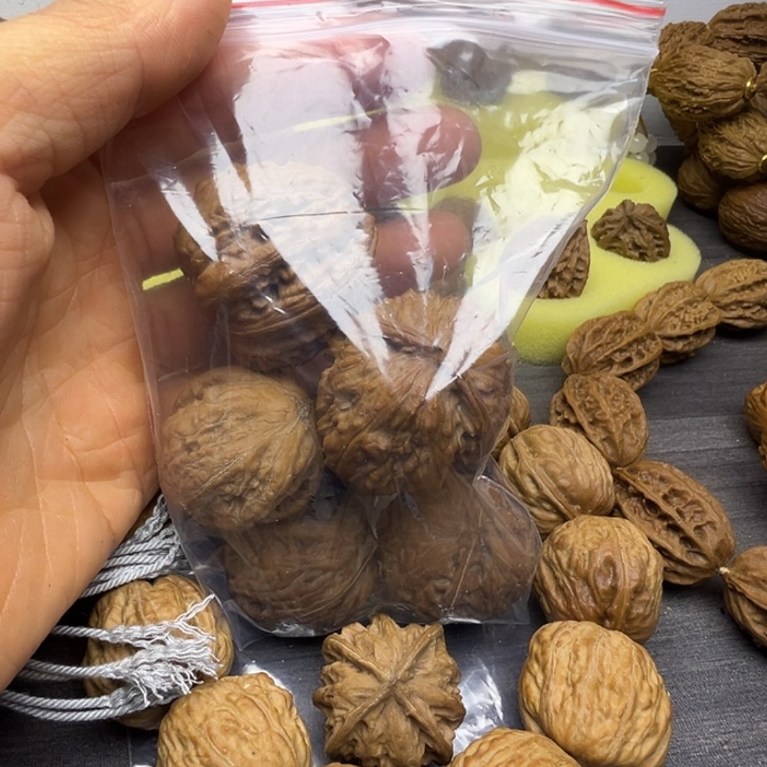 .***.猴头核桃吊坠41尺，蛤蟆，圆形