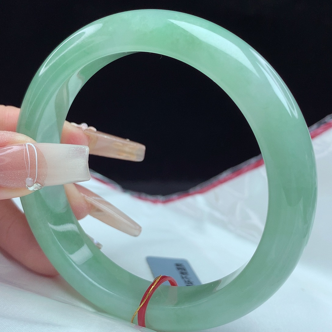 翡翠手镯未镶嵌59圈3231