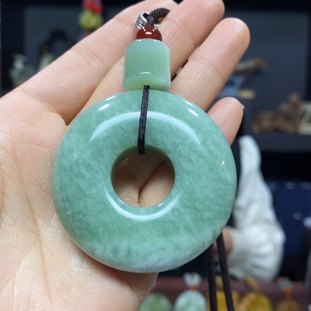 岫玉未镶嵌挂件吊坠