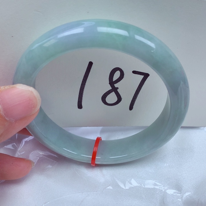 翡翠手镯未镶嵌翡翠