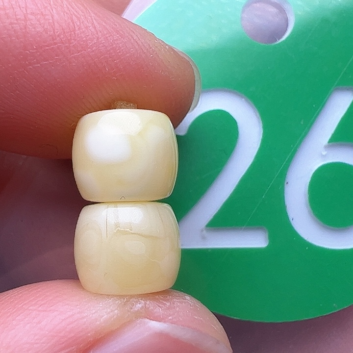 蜜蜡裸石未镶嵌8m m