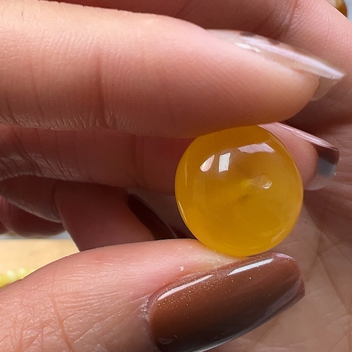 蜜蜡未镶嵌珠宝奇石