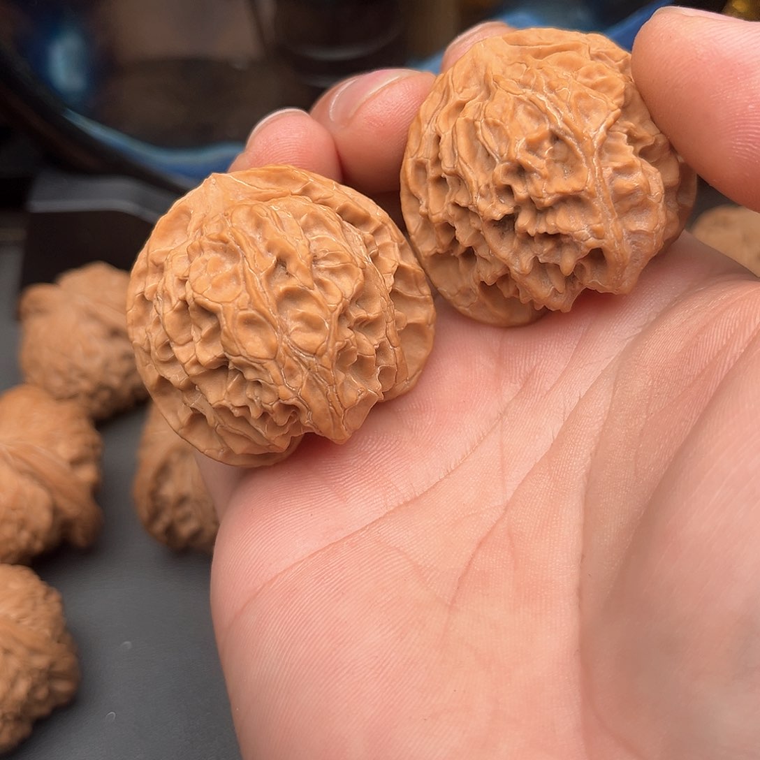 文玩核桃吊坠苹果