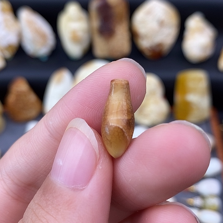 裸石琥珀未镶嵌侧挂i84