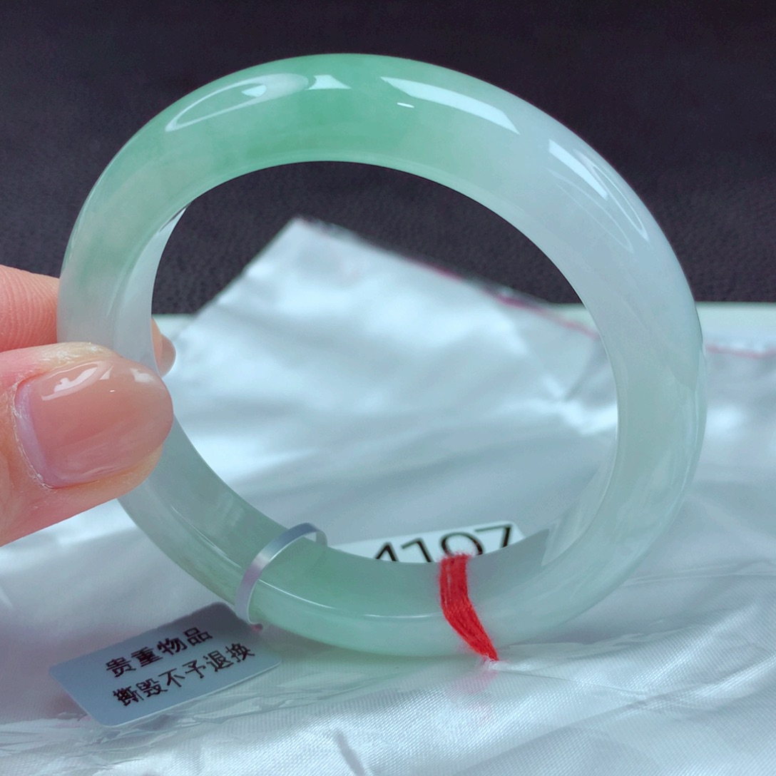 翡翠手镯未镶嵌手镯88