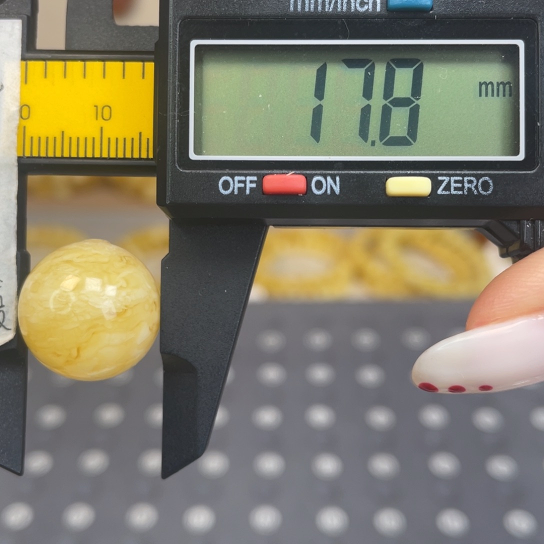 琥珀未镶嵌裸石88