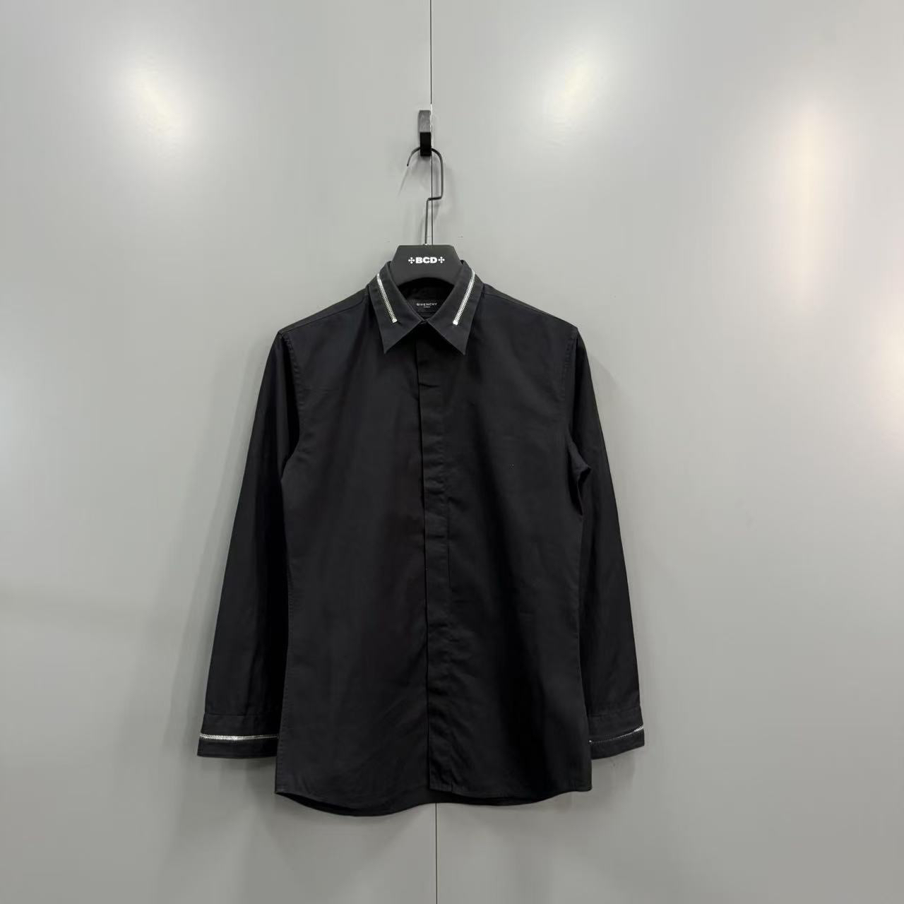 95新 Givenchy/纪梵希 （bb）黑色领口拉链衬衫 38码/014023/瑕疵