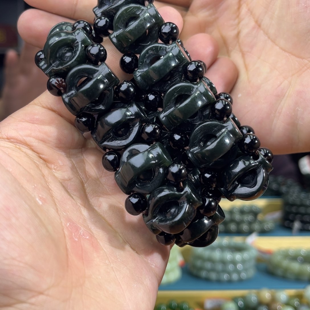 和田玉手串未镶嵌纯天然和田玉新疆沙枣青多样性发其一