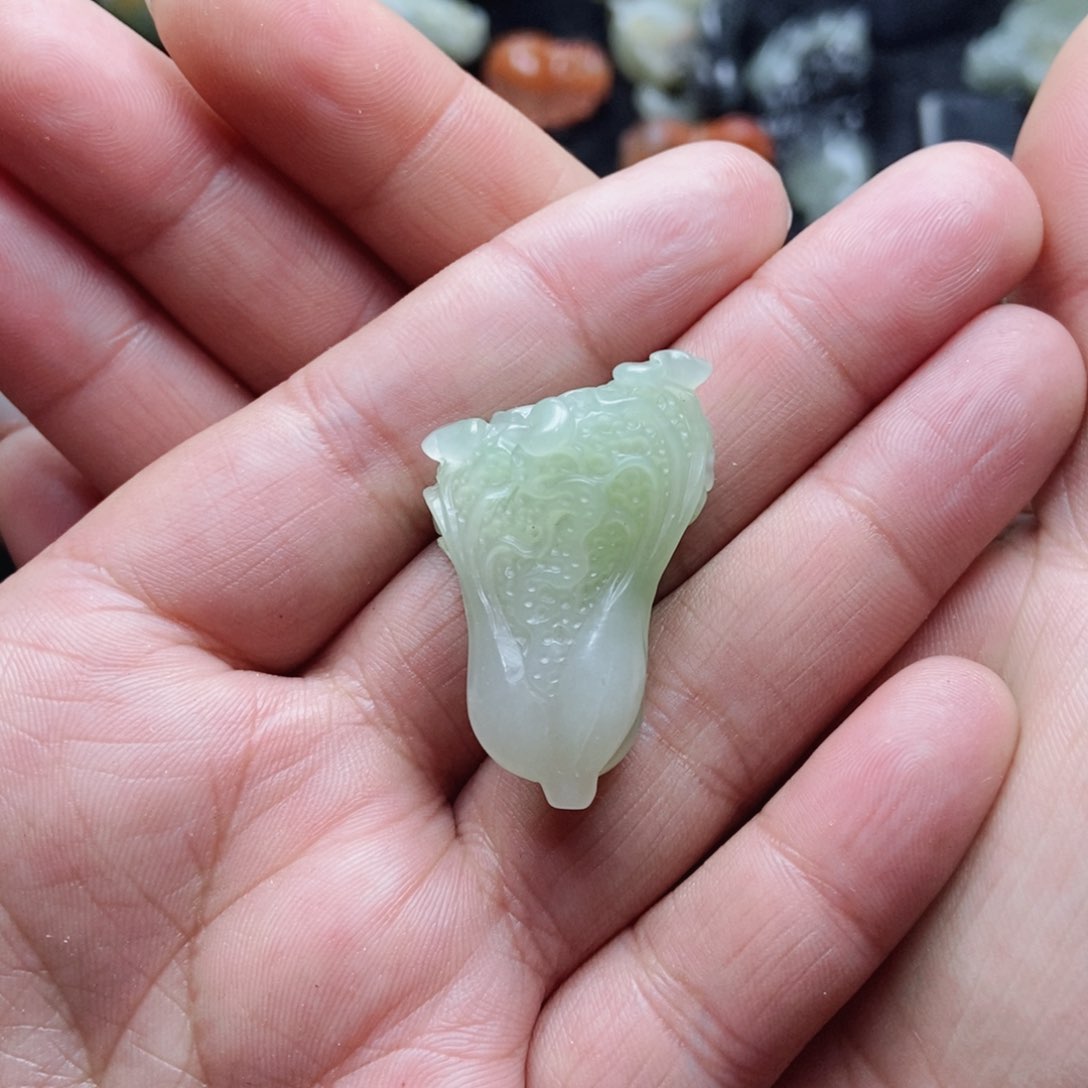 和田玉颈饰未镶嵌定制