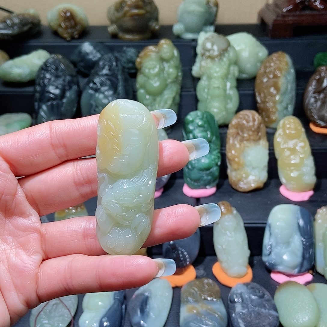 和田玉颈饰未镶嵌