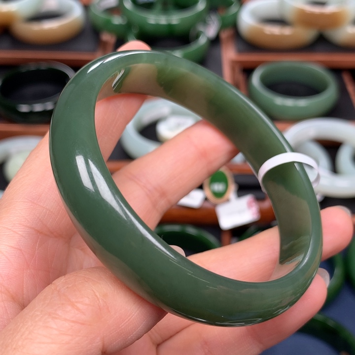 和田玉（碧玉）手镯未镶嵌63