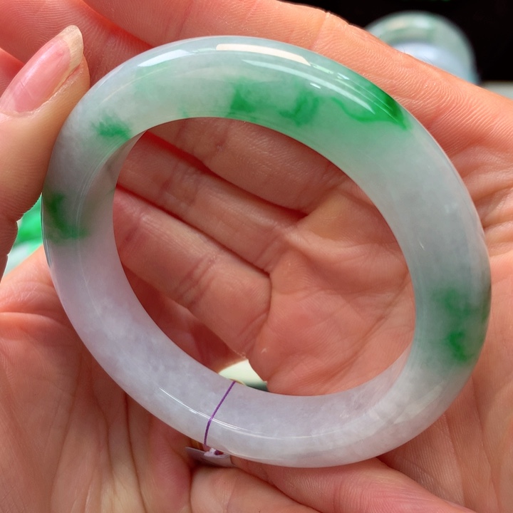 【闪购商品】翡翠手镯未镶嵌清**雅天然翡翠手镯