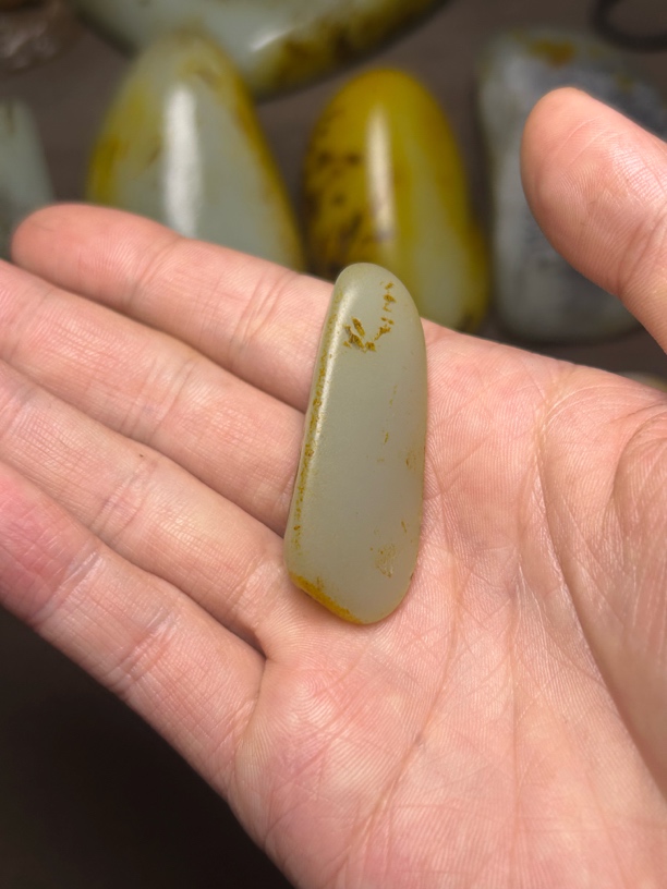 和田玉定制雕刻立体玉兰花吊坠