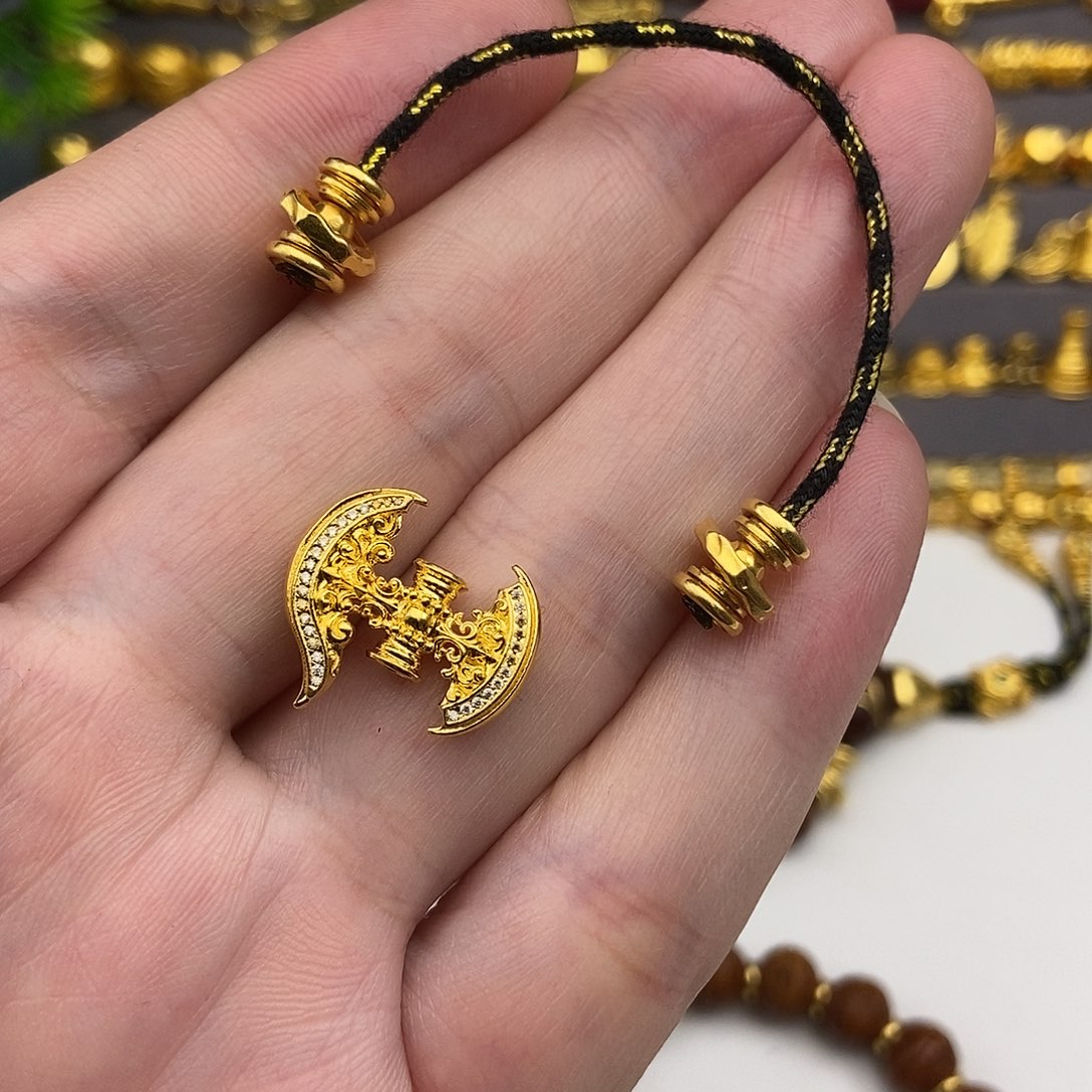 塑***鞋足银玻璃车轮锤纹轴双刃钺刀背云