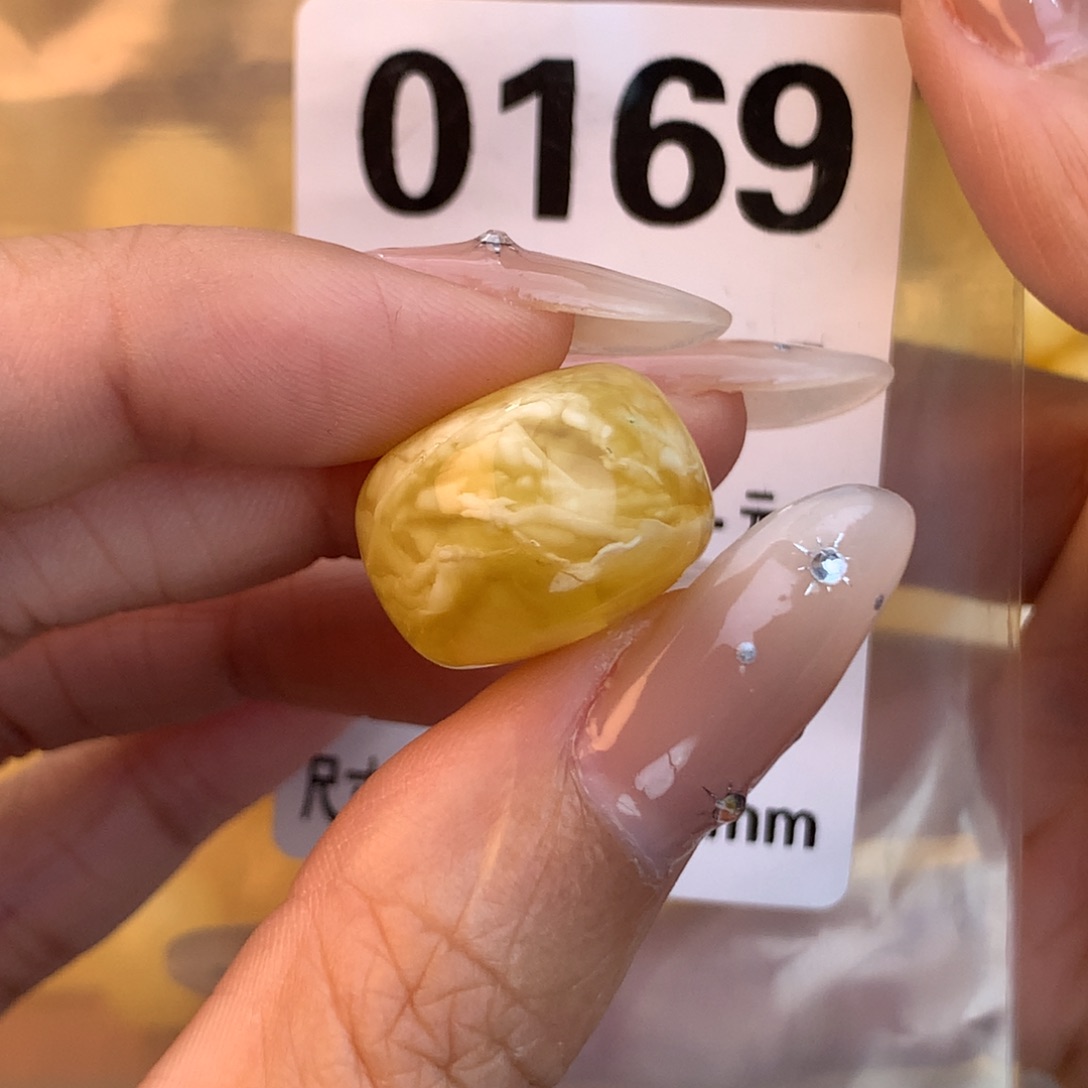 蜜蜡未镶嵌珠宝奇石18.2 13.3