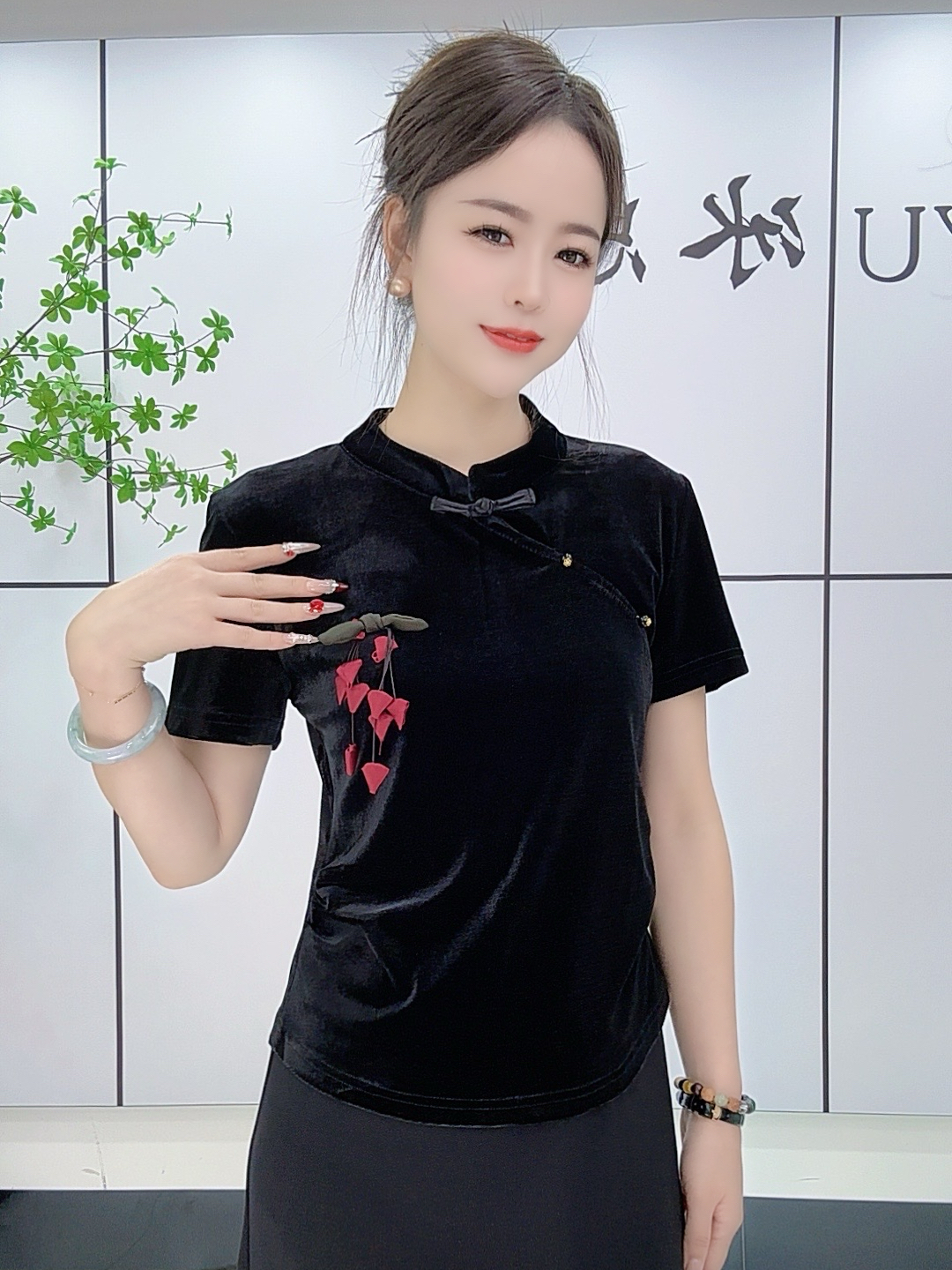 早秋国风改良新中式丝绒短袖小衫女立领斜襟盘扣收腰显瘦上衣T恤