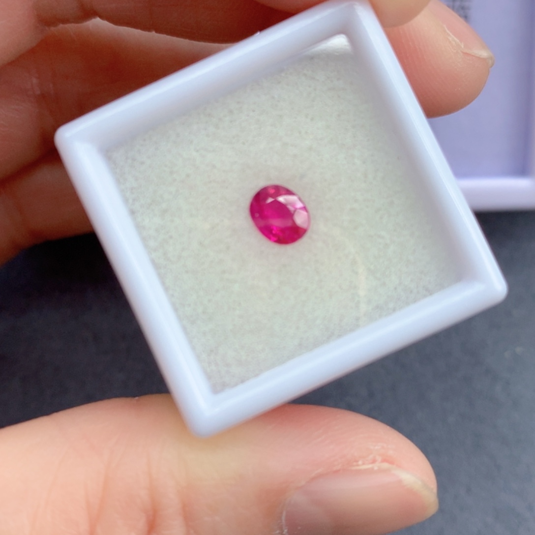 红宝石0.54克拉裸石未镶嵌
