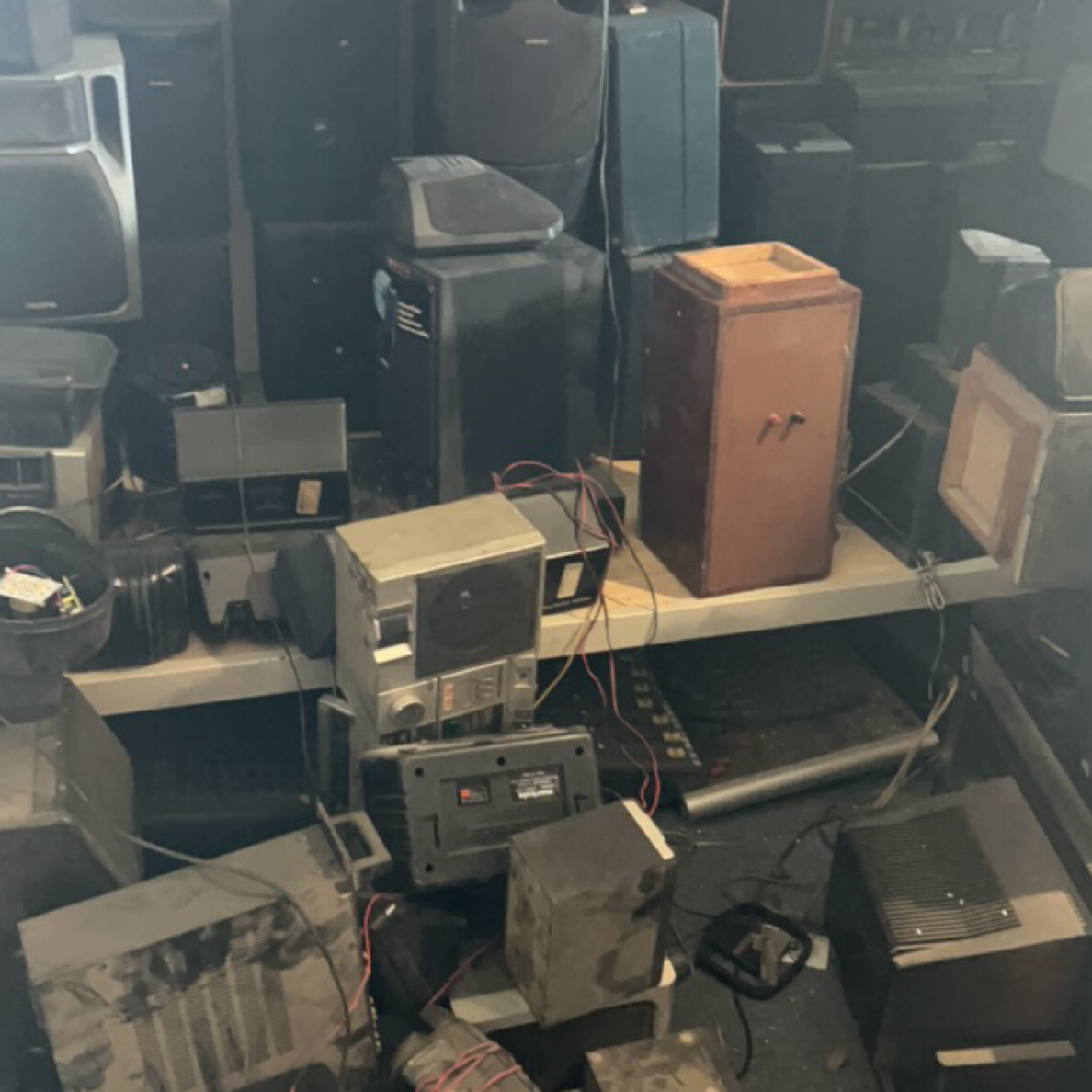 8新  包邮，无运费险，无线材，音箱一对，听讲解拍