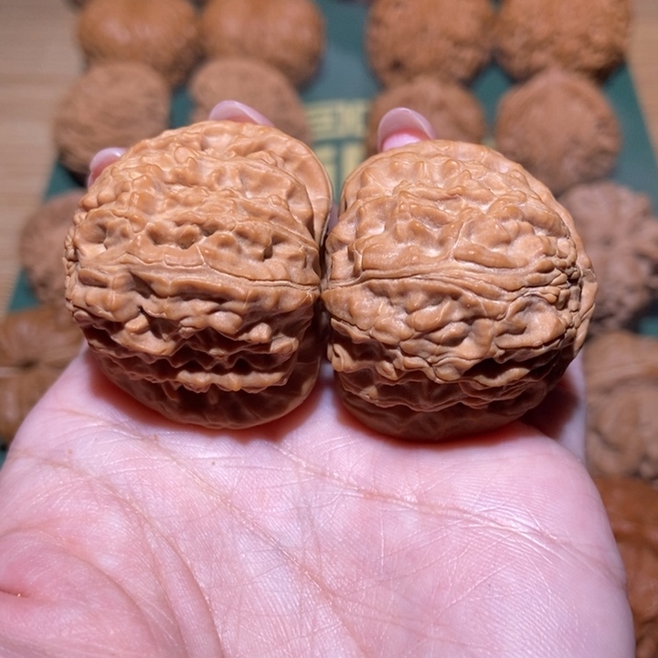 吊坠文玩核桃独**待三角白