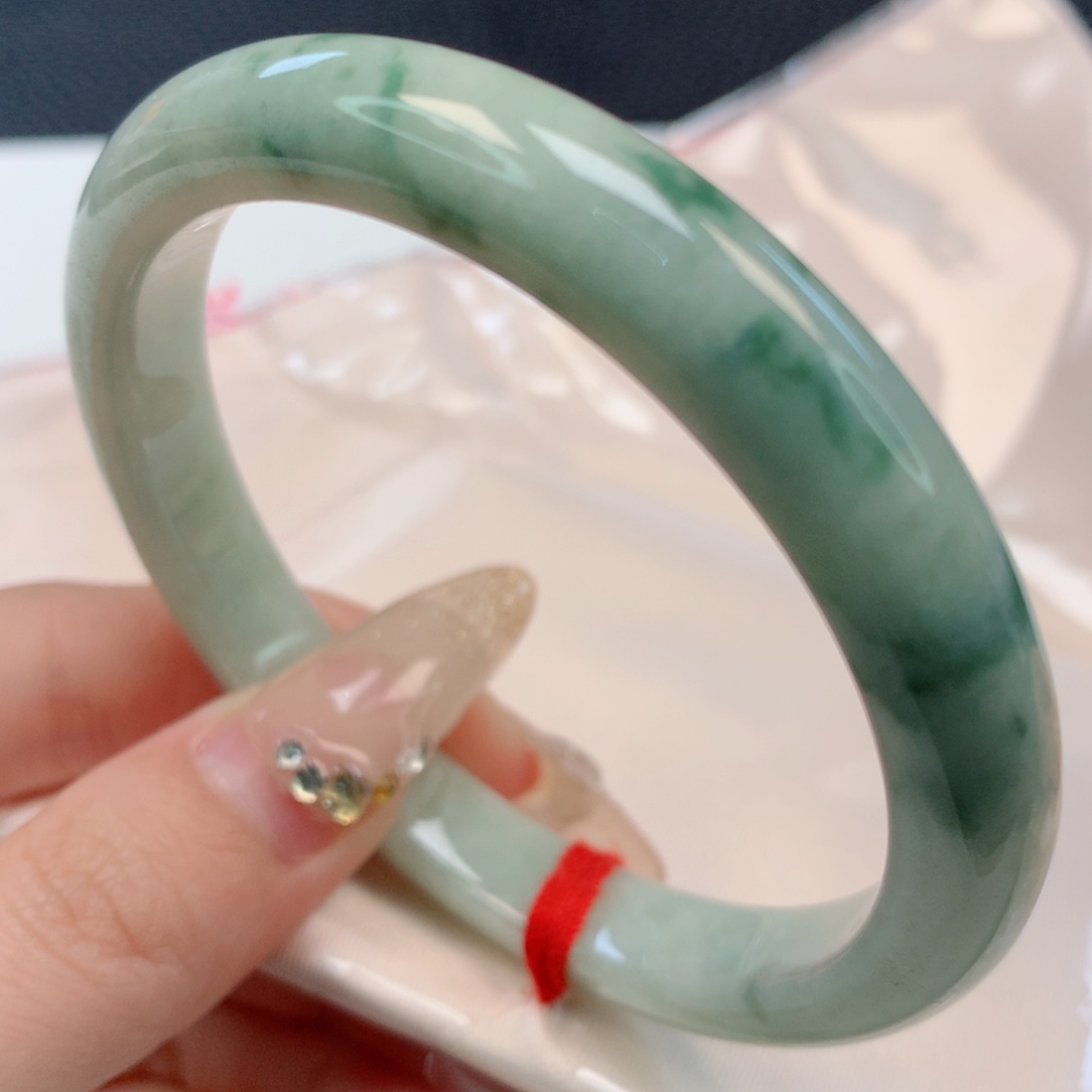 【闪购商品】翡翠手镯未镶嵌57+圈
