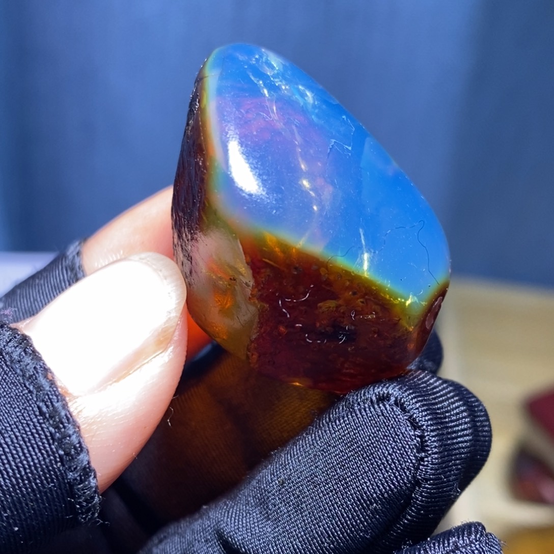 琥珀未镶嵌裸石。。。