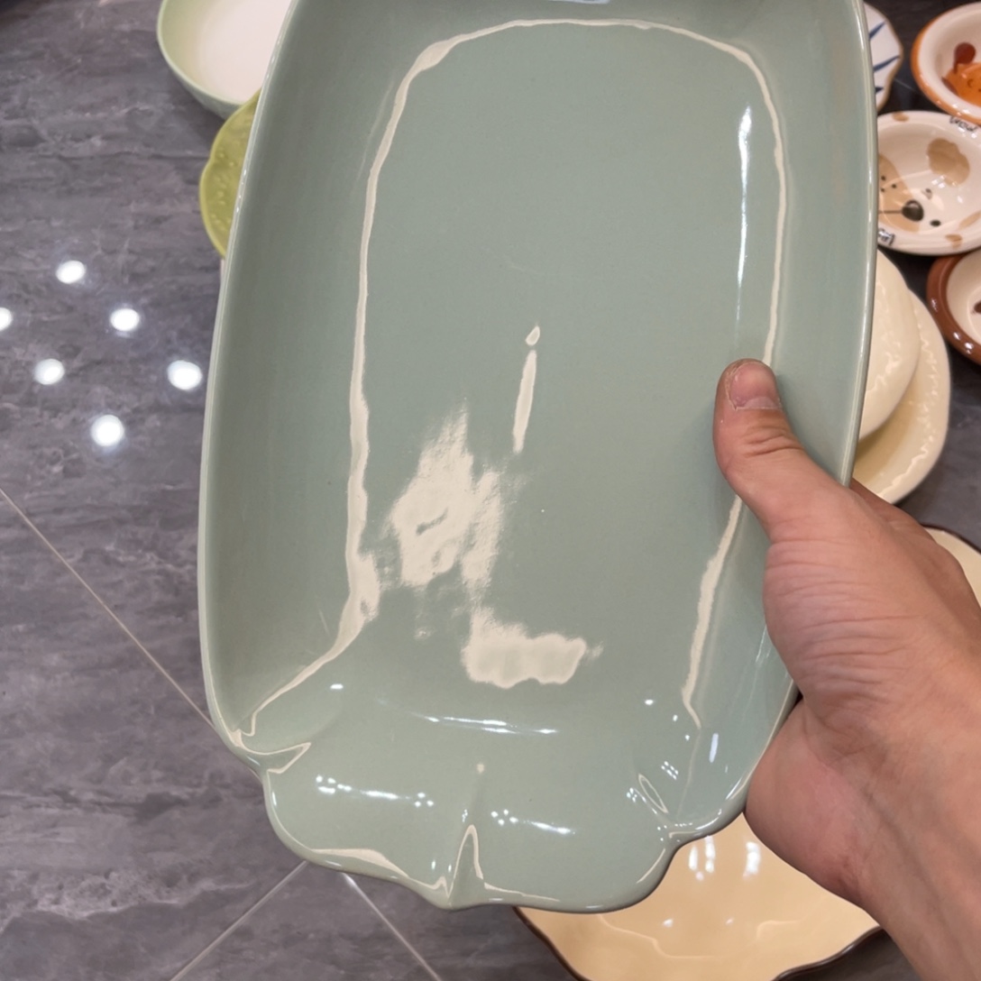 陶瓷微瑕餐具介意勿拍，满18飞！