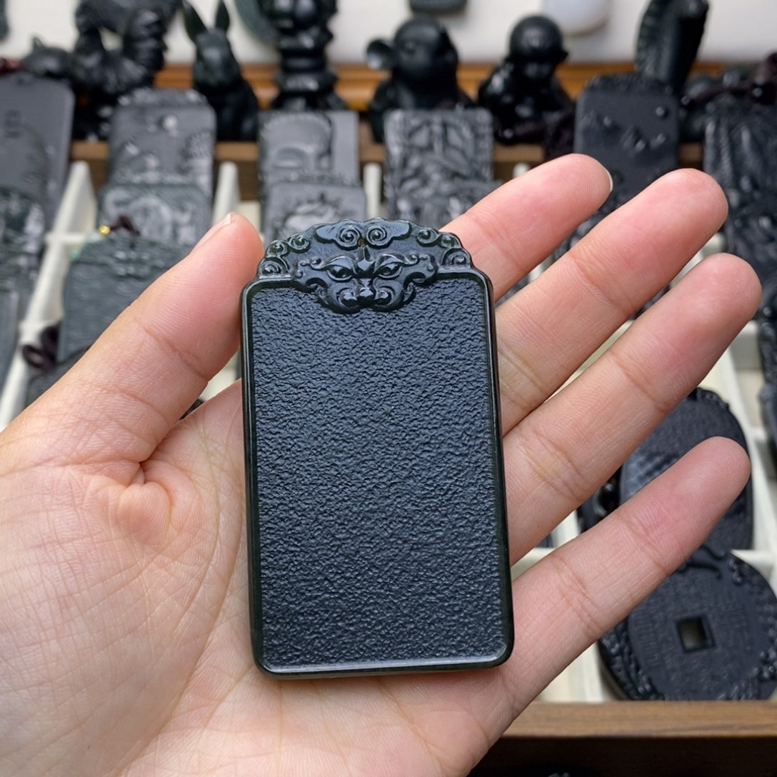 我***迎和田玉未镶嵌颈饰