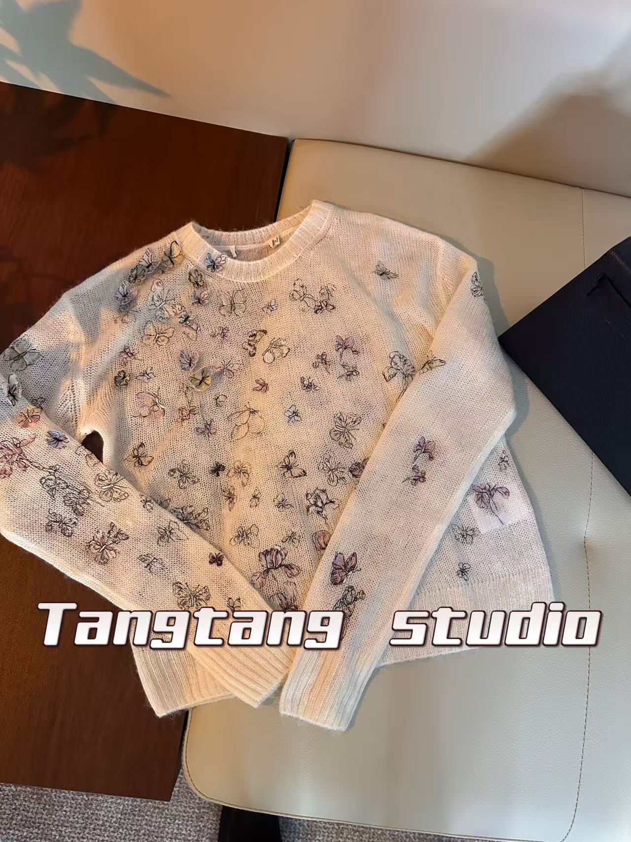 D 蝴蝶打底时尚气质百搭早秋出门出游