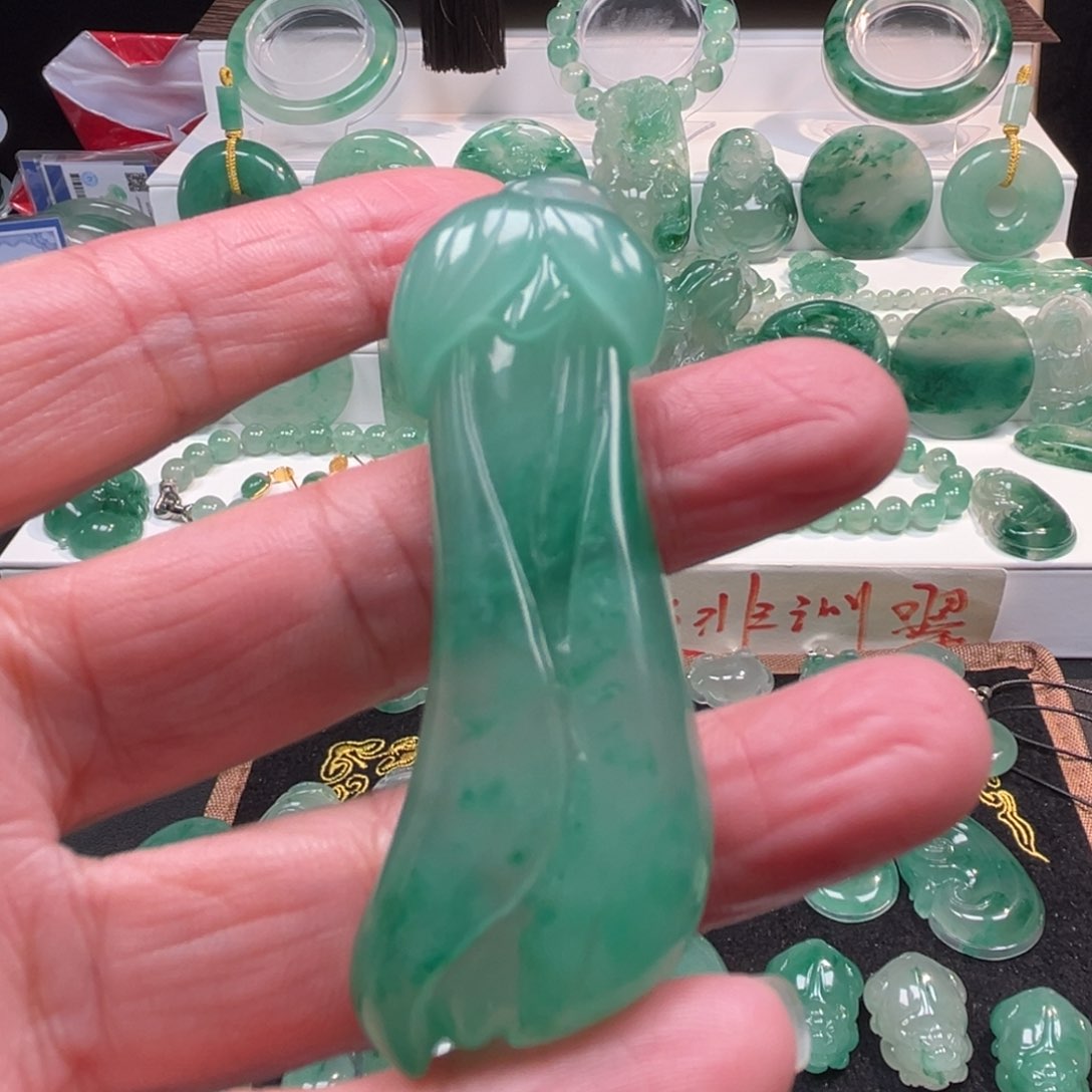 石英质玉吊坠(不含链)合金