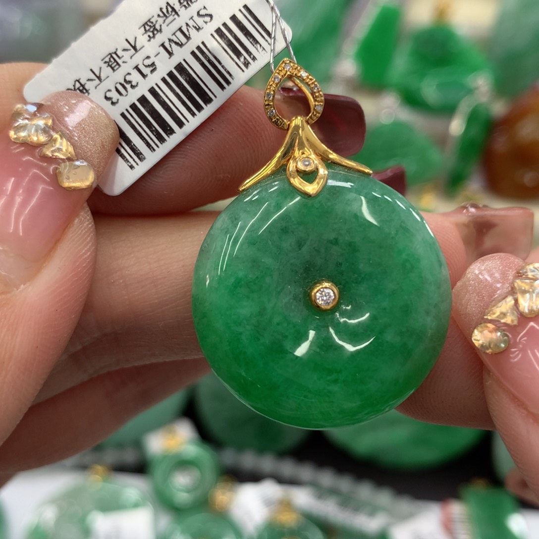 翡翠吊坠(不含链)18K金镶嵌