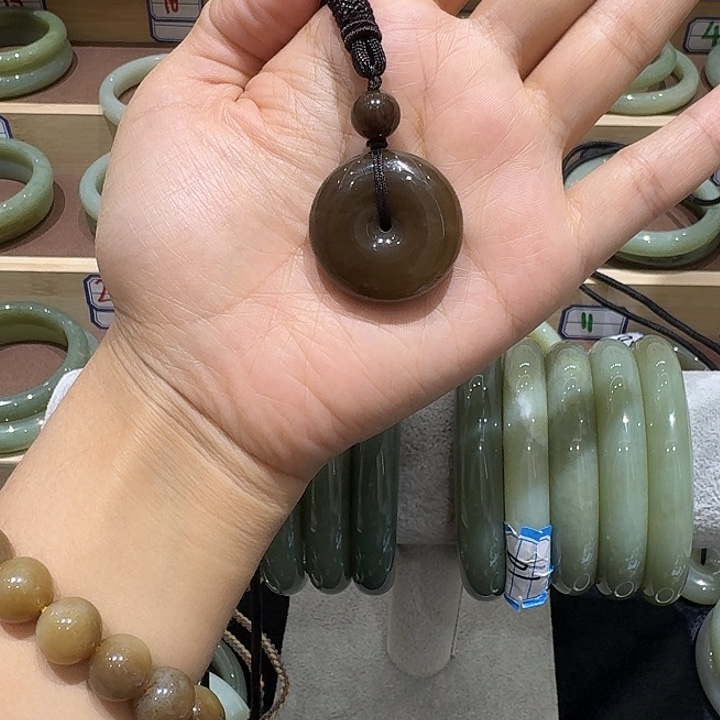 雪***儿和田玉（糖玉）未镶嵌手链