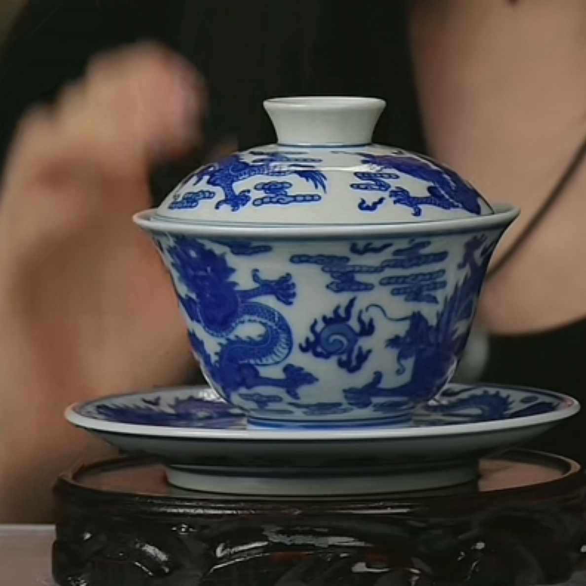 Y青花九龙纹三才盖碗