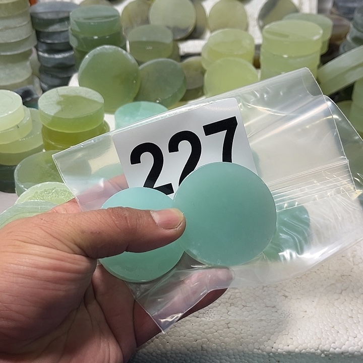 宋***）蛇纹石玉未镶嵌珠宝半成品