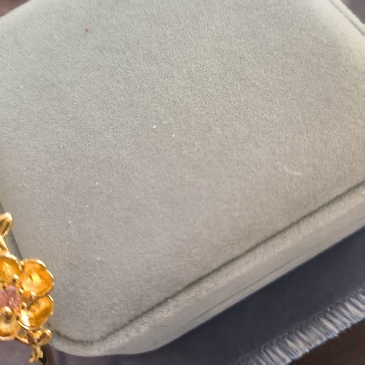 立体花朵粉粉纯箔设计款手镯黄ss102055