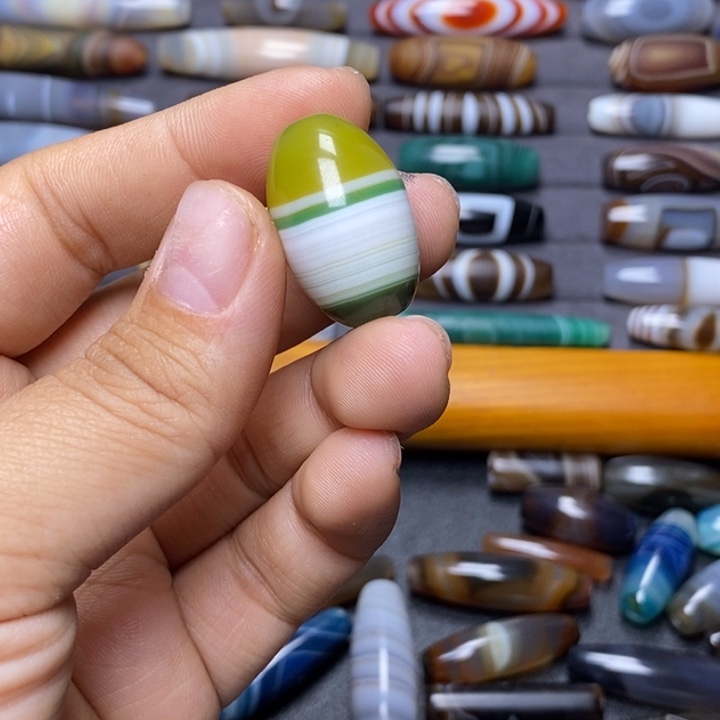 玛瑙/玉髓颈饰未镶嵌不*。