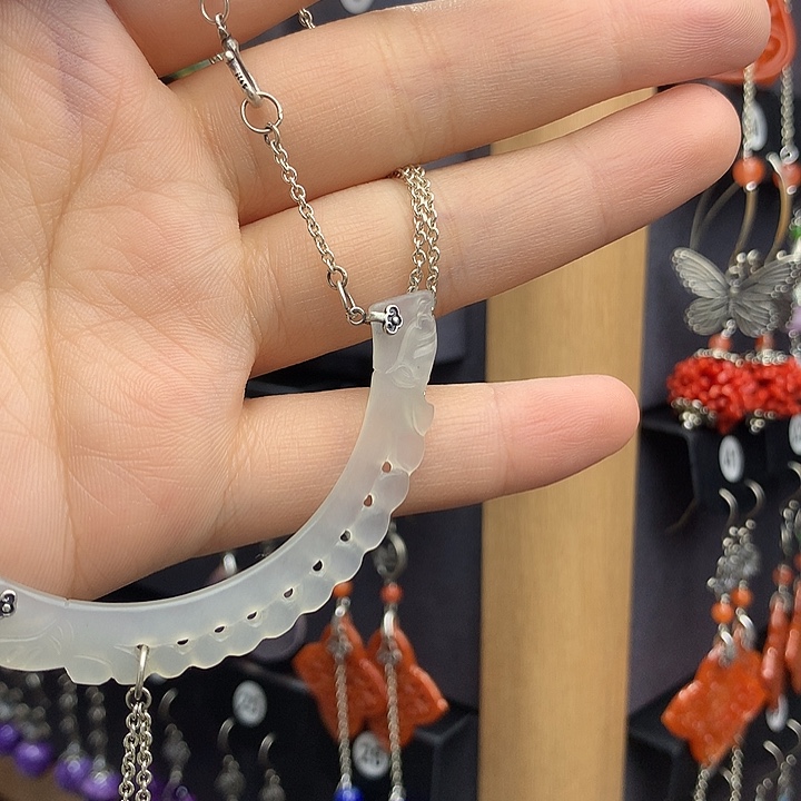 和田玉耳饰银S925镶嵌风****?