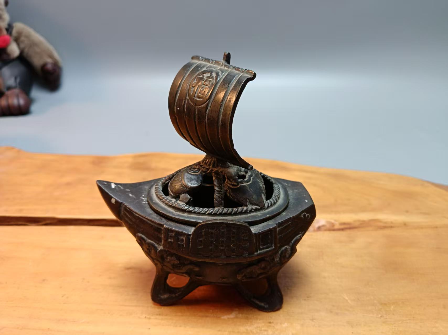 蜜安瓷铜制帆船香炉