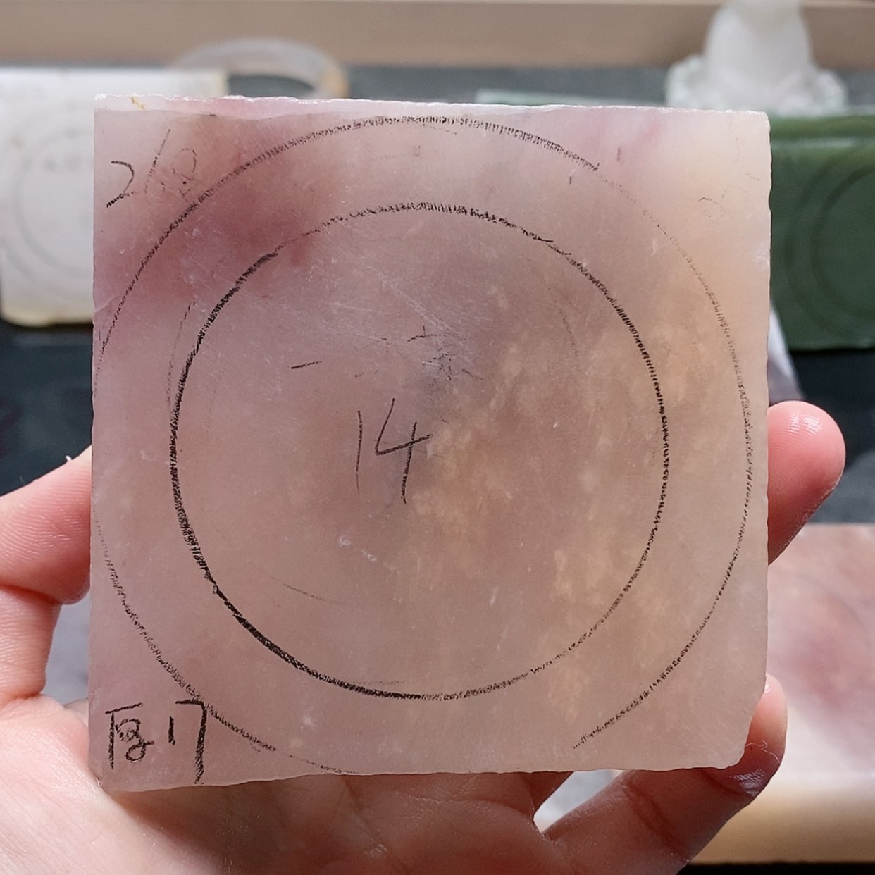 【闪购商品】石英质玉手镯未镶嵌芋***包定制