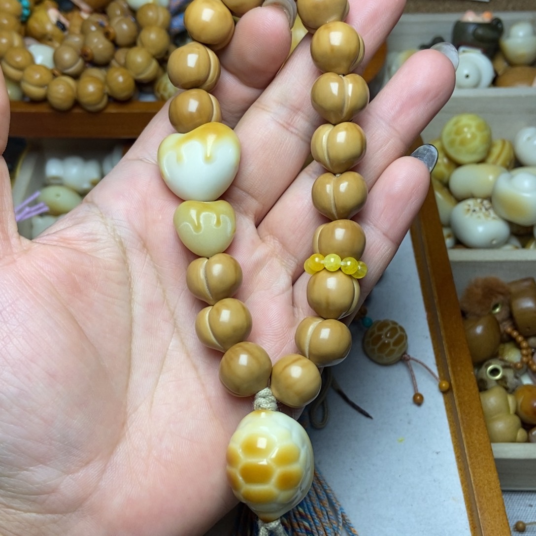 猴头核桃吊坠珂基手持微微瑕整套不退换介意勿拍