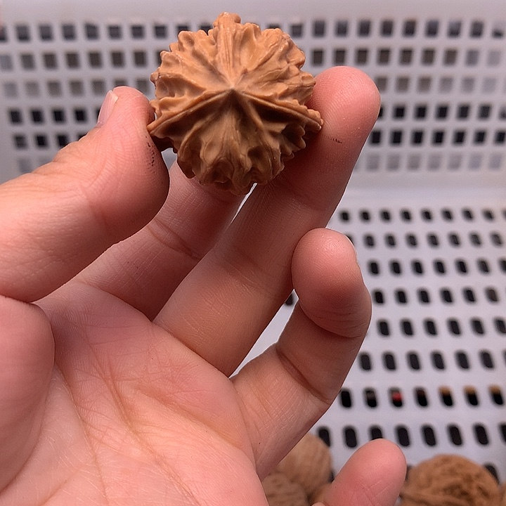 田***桐文玩核桃吊坠文玩核桃