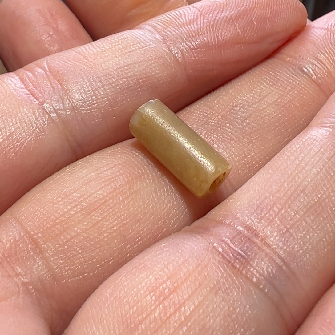 王***者和田玉未镶嵌颈饰