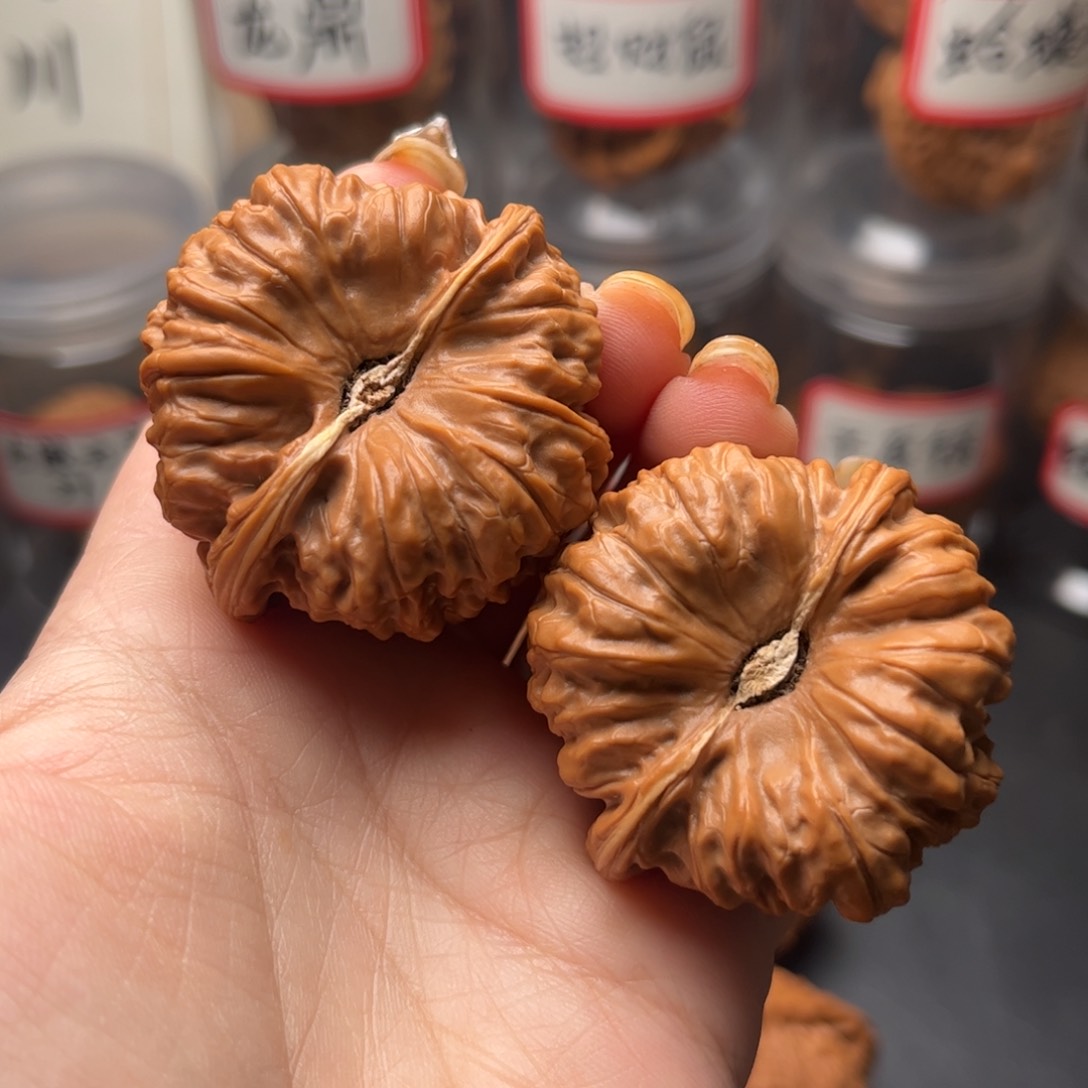 文玩核桃把件沉**এ43凹底