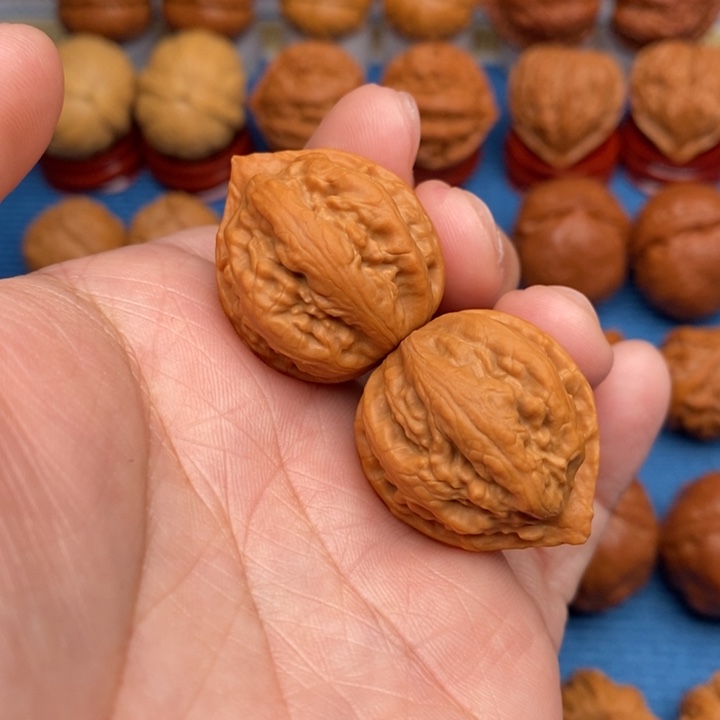 把件文玩核桃小赤龙