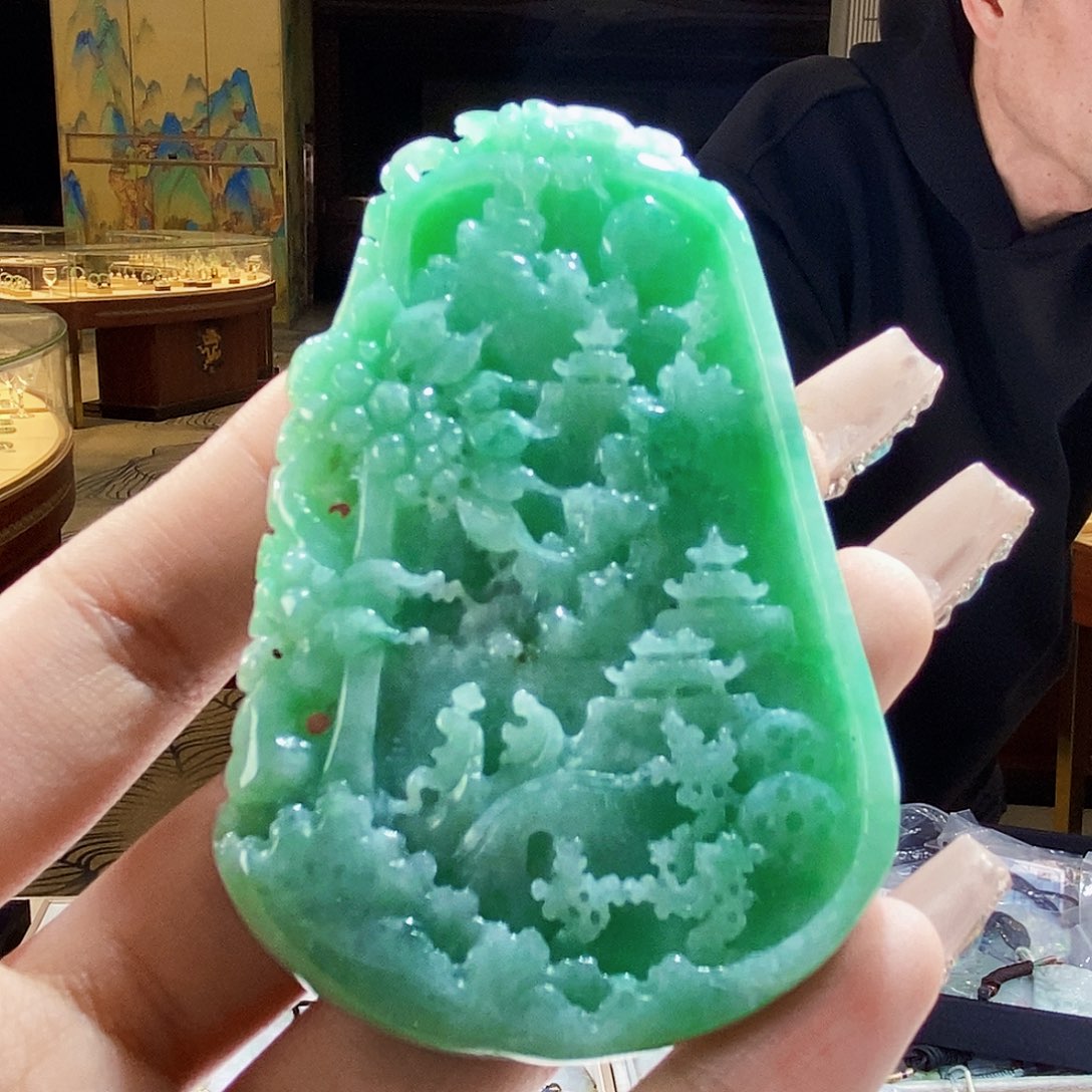 翡翠颈饰未镶嵌翡翠