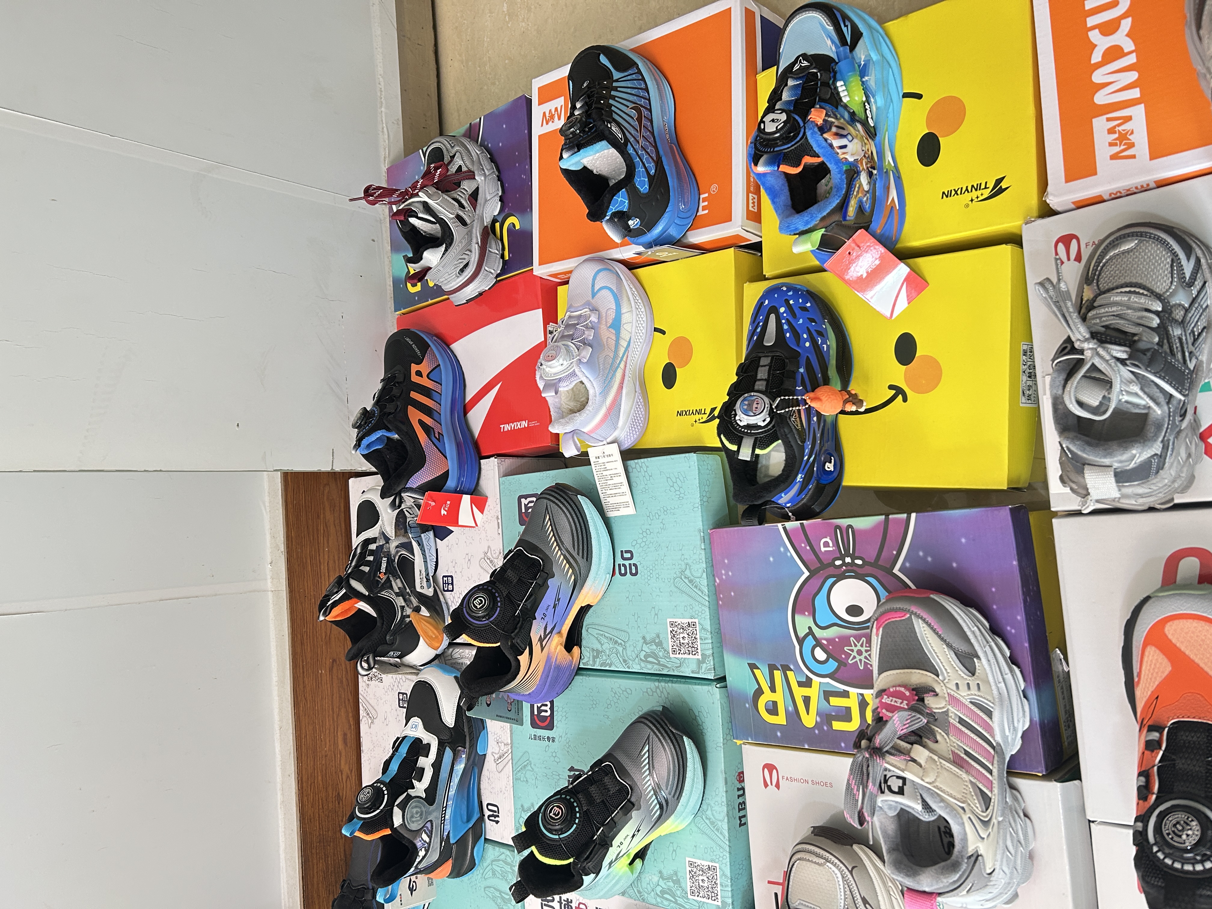 裴利31-37冬季中童加绒鞋防水皮面保暖运动老爹鞋户外休闲运动鞋