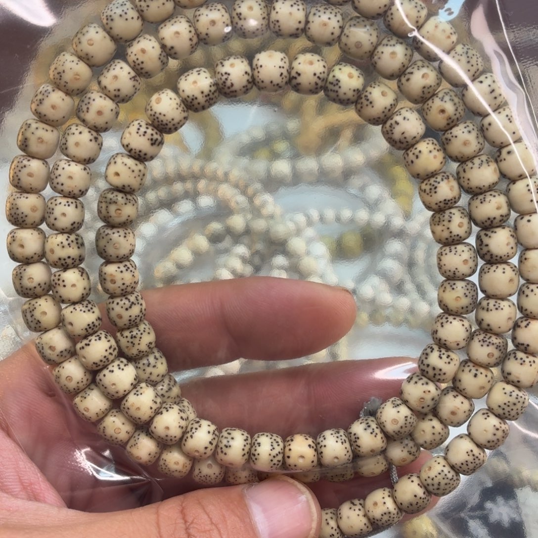 星月菩提吊坠海南星月菩提大眼睛